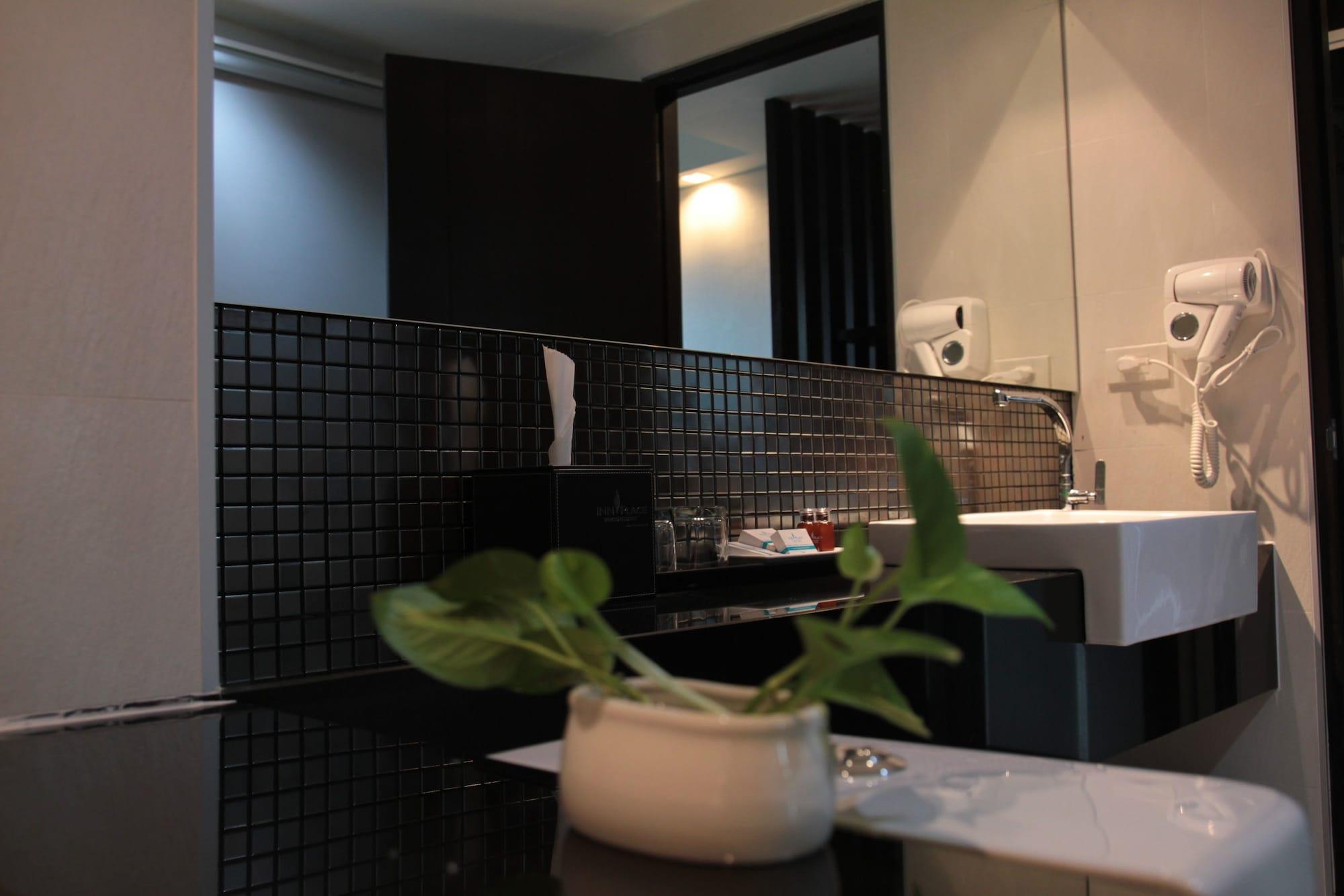 Inn Place Serviced Residence Паттайя Экстерьер фото